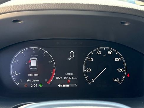Used 2025 Honda HR-V LX image 18