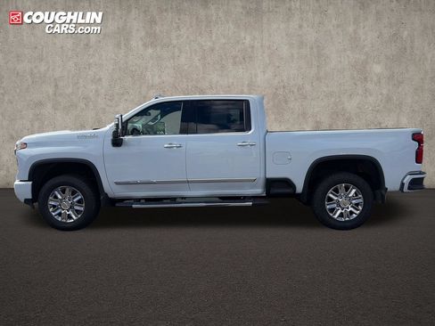 Used 2026 Chevrolet Silverado 2500 High Country AWD/4WD image 5