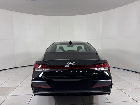 New 2026 Hyundai Elantra Limited image 4