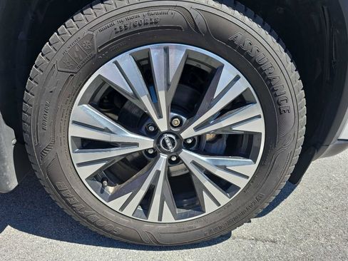 Used 2023 Nissan Rogue SV AWD/4WD image 4