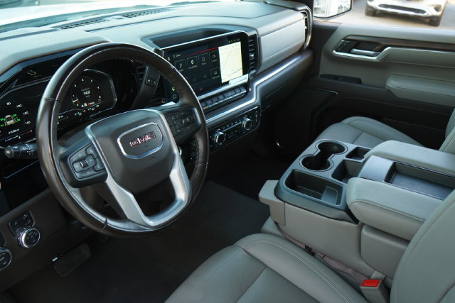 Used 2025 GMC Sierra 1500 SLT AWD/4WD image 2
