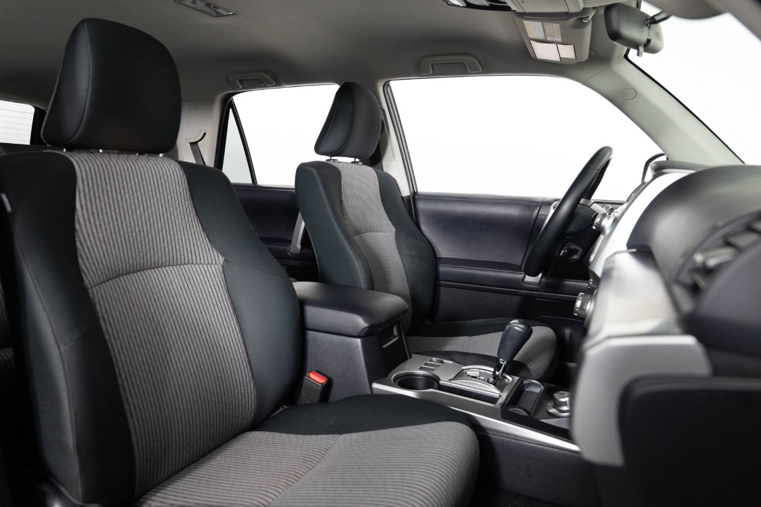 Used 2019 Toyota 4Runner SR5 AWD/4WD image 27