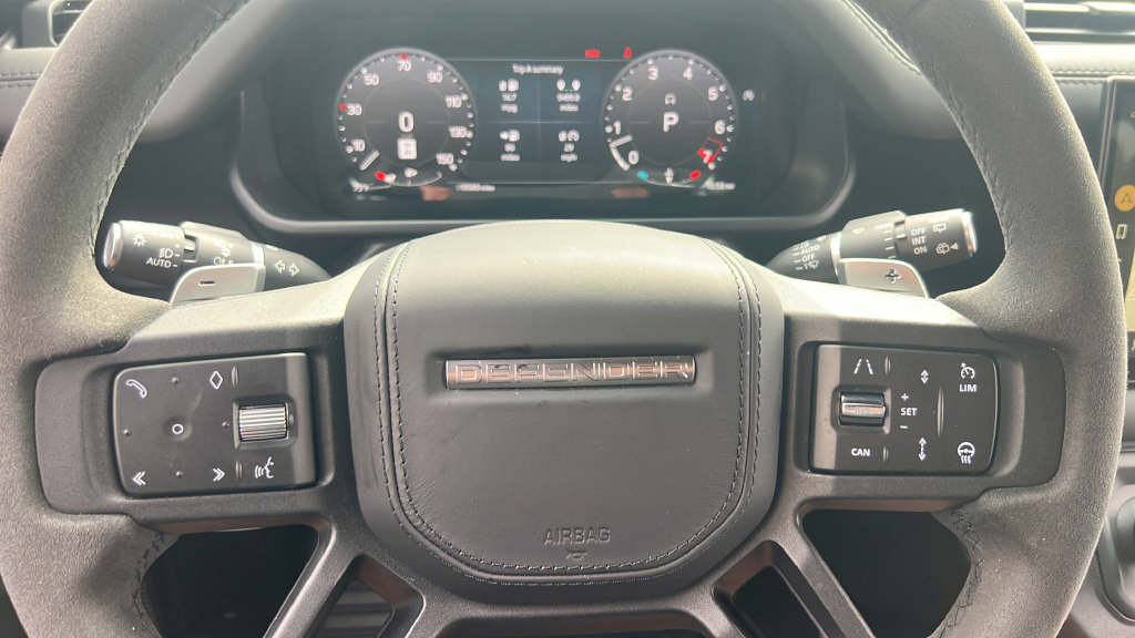 Used 2023 Land Rover Defender 110 AWD/4WD image 31