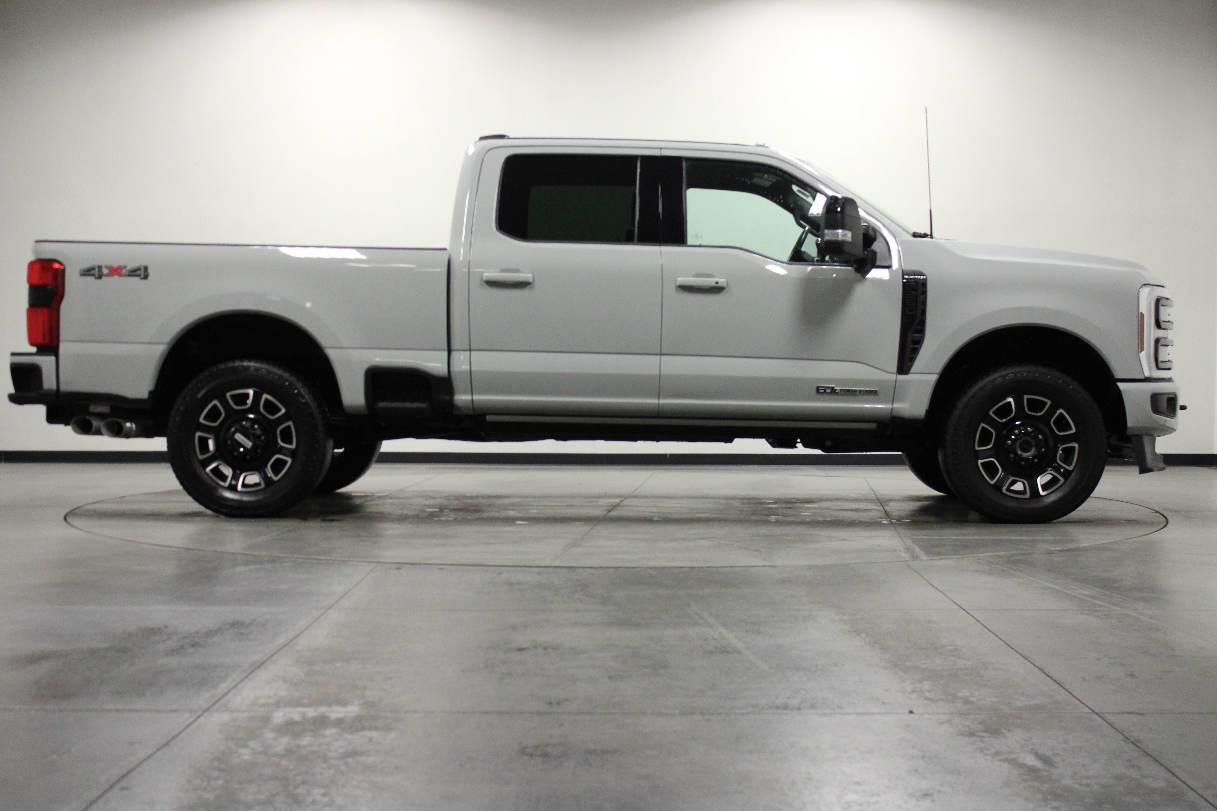 Used 2026 Ford F250 Platinum AWD/4WD image 3