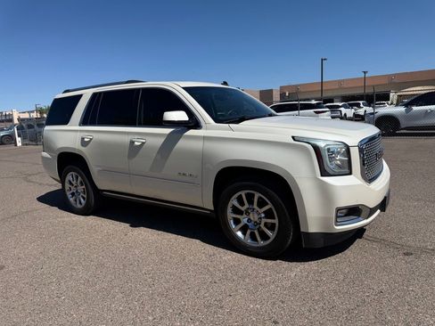 Used 2015 GMC Yukon Denali w/ Touring Package AWD/4WD image 3