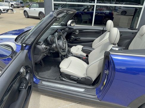 Used 2020 MINI Cooper Convertible FWD image 5
