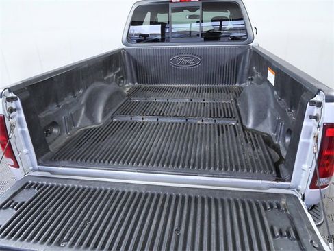 Used 2003 Ford F150 XLT image 12