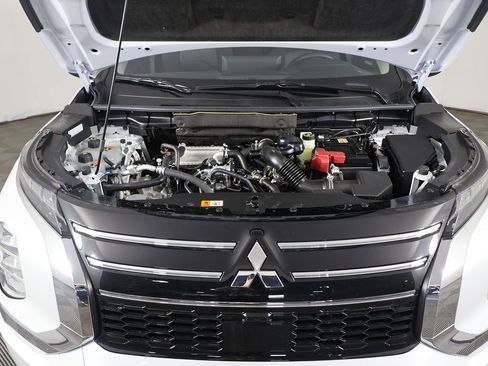 New 2026 Mitsubishi Outlander ES FWD image 17