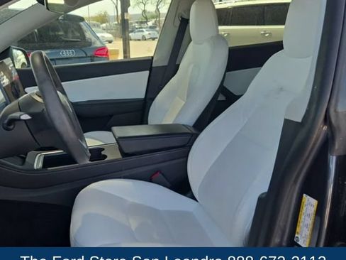 Used 2022 Tesla Model Y Performance AWD/4WD image 12