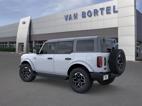 New 2026 Ford Bronco Outer Banks AWD/4WD image 4