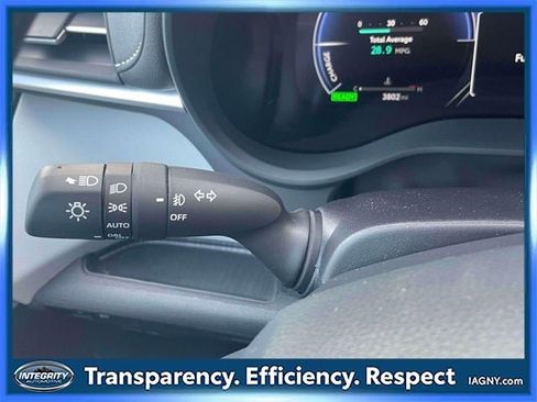 Used 2025 Toyota Sienna XSE image 25