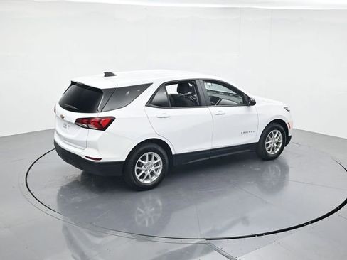 Used 2024 Chevrolet Equinox LS w/ LS Convenience Package FWD image 39