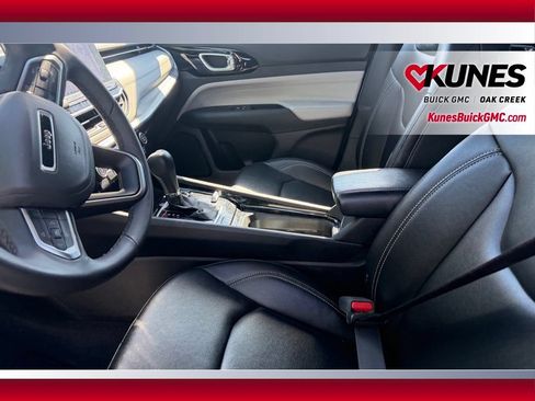Used 2025 Jeep Compass Limited AWD/4WD image 13