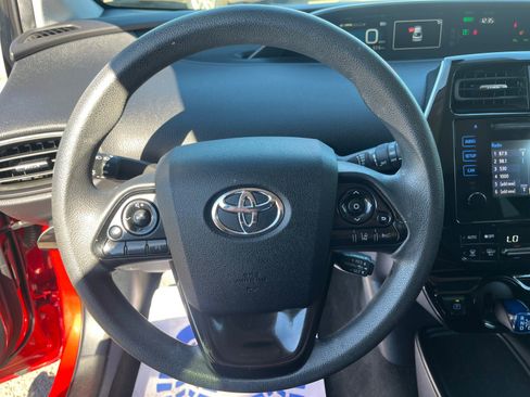 Used 2019 Toyota Prius image 9