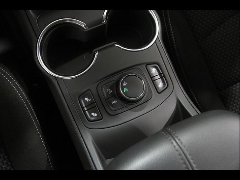 Used 2023 GMC Terrain SLE w/ Driver Convenience Package FWD image 16
