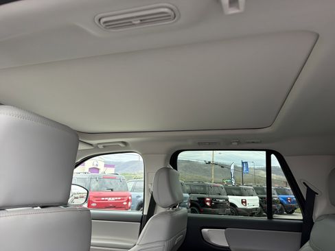 Used 2025 Ford Expedition Active AWD/4WD image 14