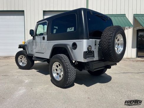 Used 2005 Jeep Wrangler Unlimited image 3
