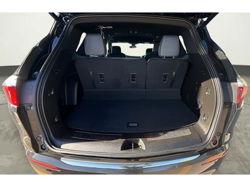 Used 2024 Buick Enclave Essence w/ Sport Touring Edition image 20