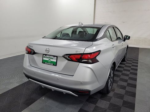 Used 2021 Nissan Versa SV FWD image 9