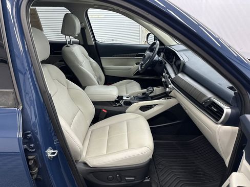 Used 2023 Kia Telluride EX w/ EX Captain's Chair Package image 14