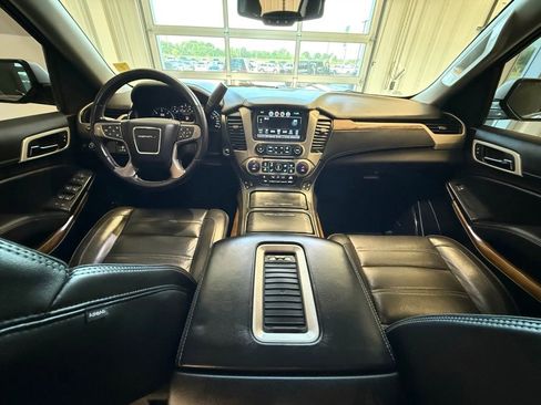 Used 2020 GMC Yukon XL Denali RWD image 26