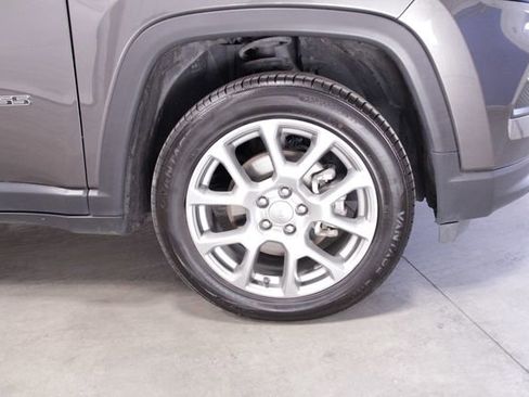 Used 2022 Jeep Compass Latitude image 13