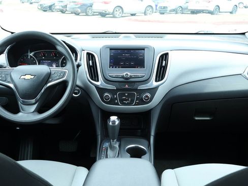Used 2020 Chevrolet Equinox LT w/ LPO, Floor Liner Package FWD image 10