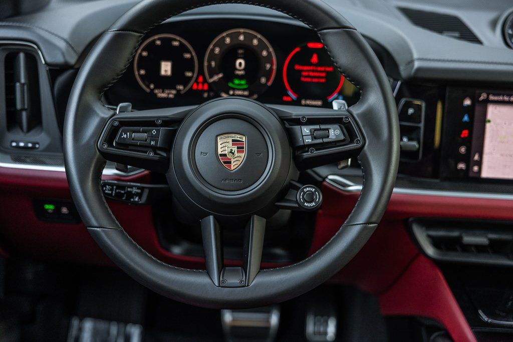 Certified 2025 Porsche Cayenne E-Hybrid AWD/4WD image 14