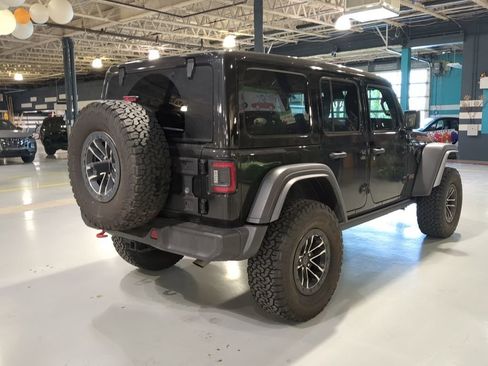 Used 2025 Jeep Wrangler Unlimited Rubicon w/ XTREMEE 35" Tire Package image 9