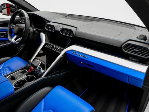 Used 2019 Lamborghini Urus AWD/4WD image 14