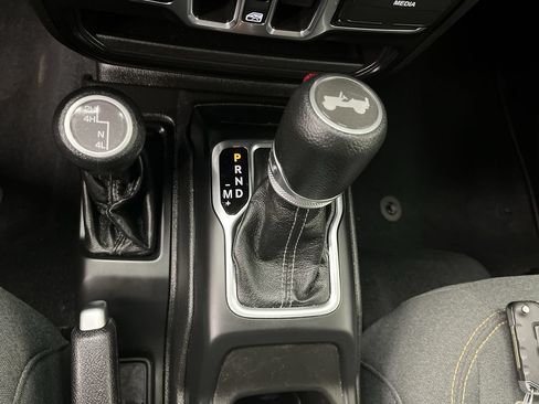 Used 2024 Jeep Wrangler Unlimited Sport AWD/4WD image 24