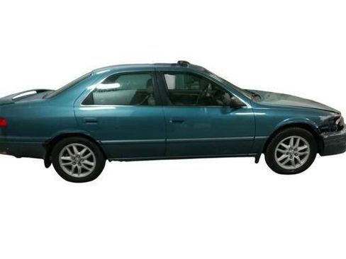 Used 2000 Toyota Camry LE FWD image 7