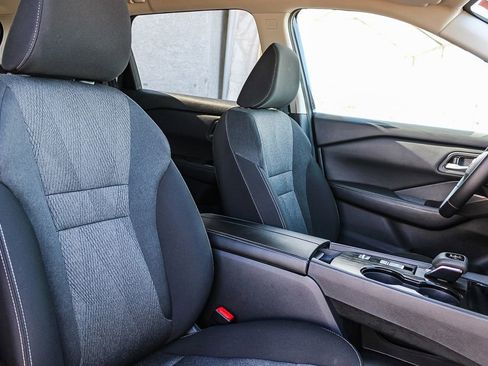 Used 2025 Nissan Rogue SV image 16