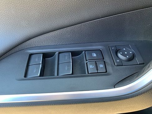 New 2025 Toyota RAV4 Limited image 12