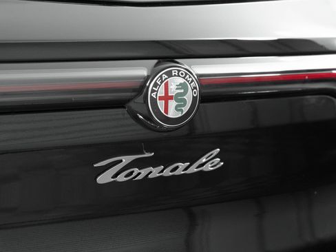 New 2025 Alfa Romeo Tonale w/ Premium Package AWD/4WD image 13