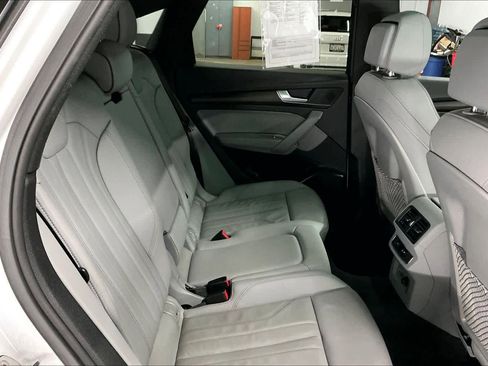 Used 2023 Audi Q5 2.0T Premium w/ Convenience Package image 29
