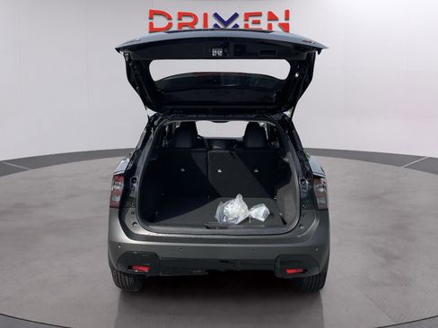 New 2025 Nissan Kicks SR image 38