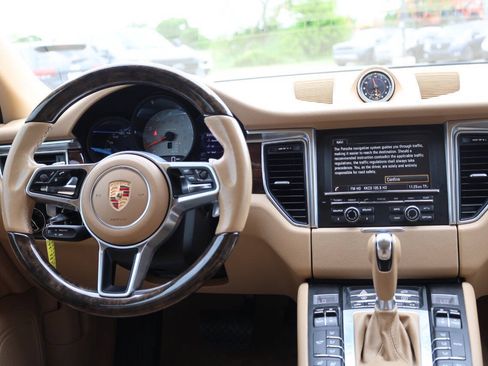 Used 2015 Porsche Macan S AWD/4WD image 24
