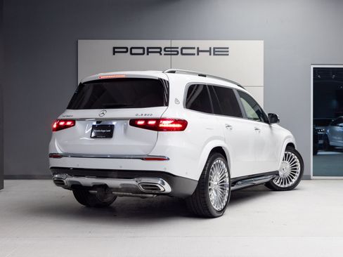 Used 2026 Mercedes-Benz Maybach GLS 600 4MATIC image 7