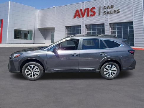 Used 2025 Subaru Outback Premium AWD/4WD image 10