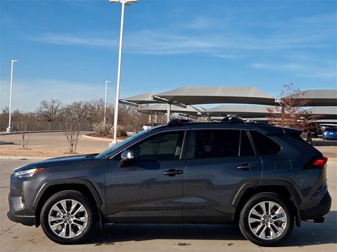 Used 2025 Toyota RAV4 XLE Premium image 4