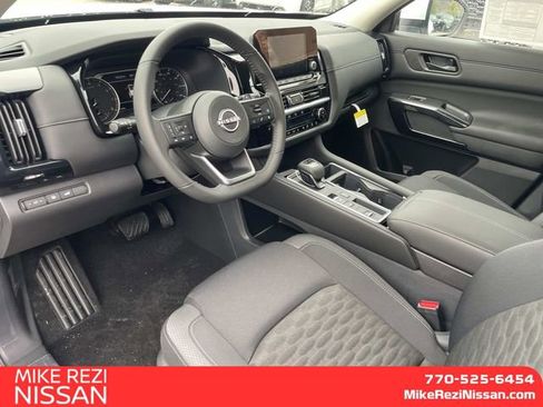 New 2025 Nissan Pathfinder SV image 9