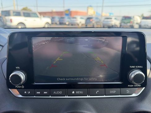 Used 2025 Nissan Sentra S image 15