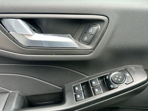 New 2025 Ford Escape SE FWD image 16
