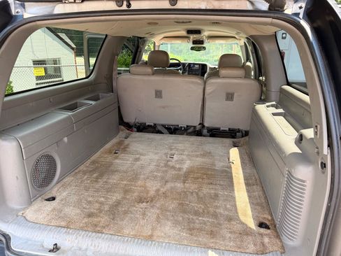 Used 2002 Chevrolet Suburban LS RWD image 17