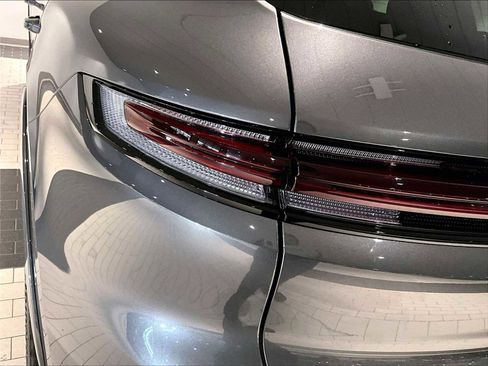 Used 2026 Porsche Cayenne image 34