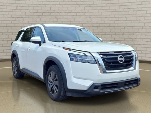 Used 2022 Nissan Pathfinder S FWD image 3