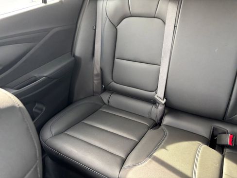 Used 2025 Buick Envista Sport Touring FWD image 38