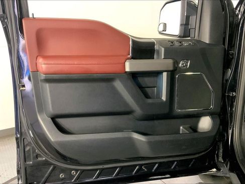 Used 2020 Ford F150 Platinum w/ Equipment Group 701A Luxury AWD/4WD image 24