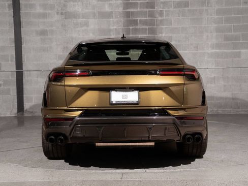 Used 2024 Lamborghini Urus Performante AWD/4WD image 7